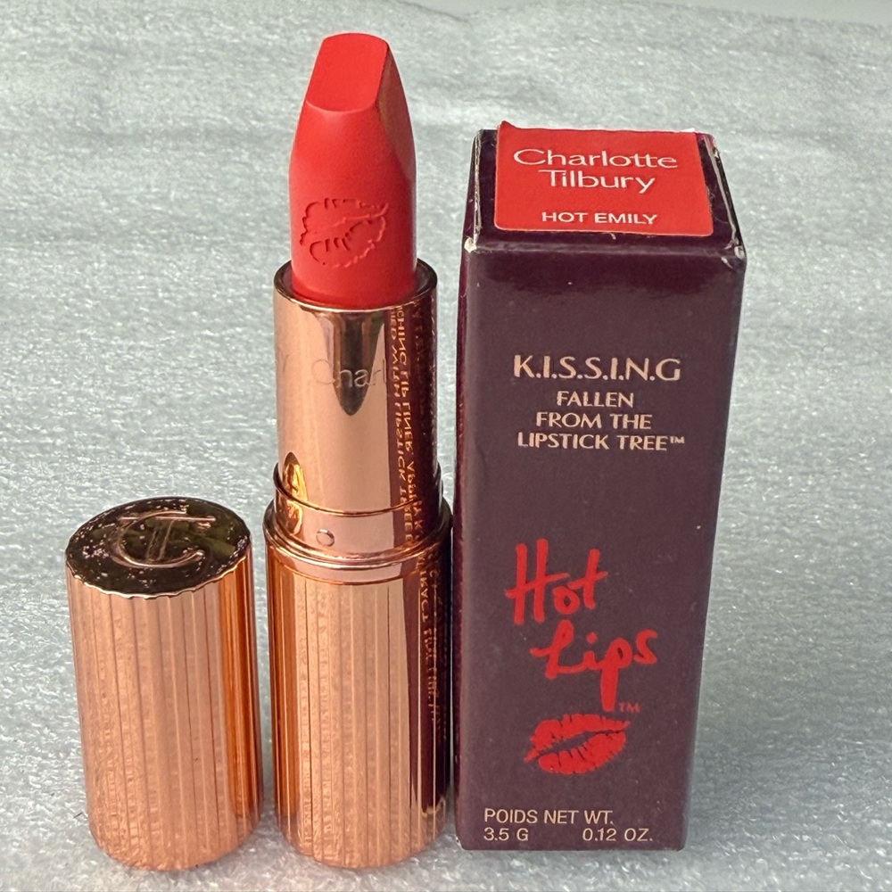Charlotte Tilbury KISSING Fallen From the lipstick Tree Hot Emily Lipstick BNIB